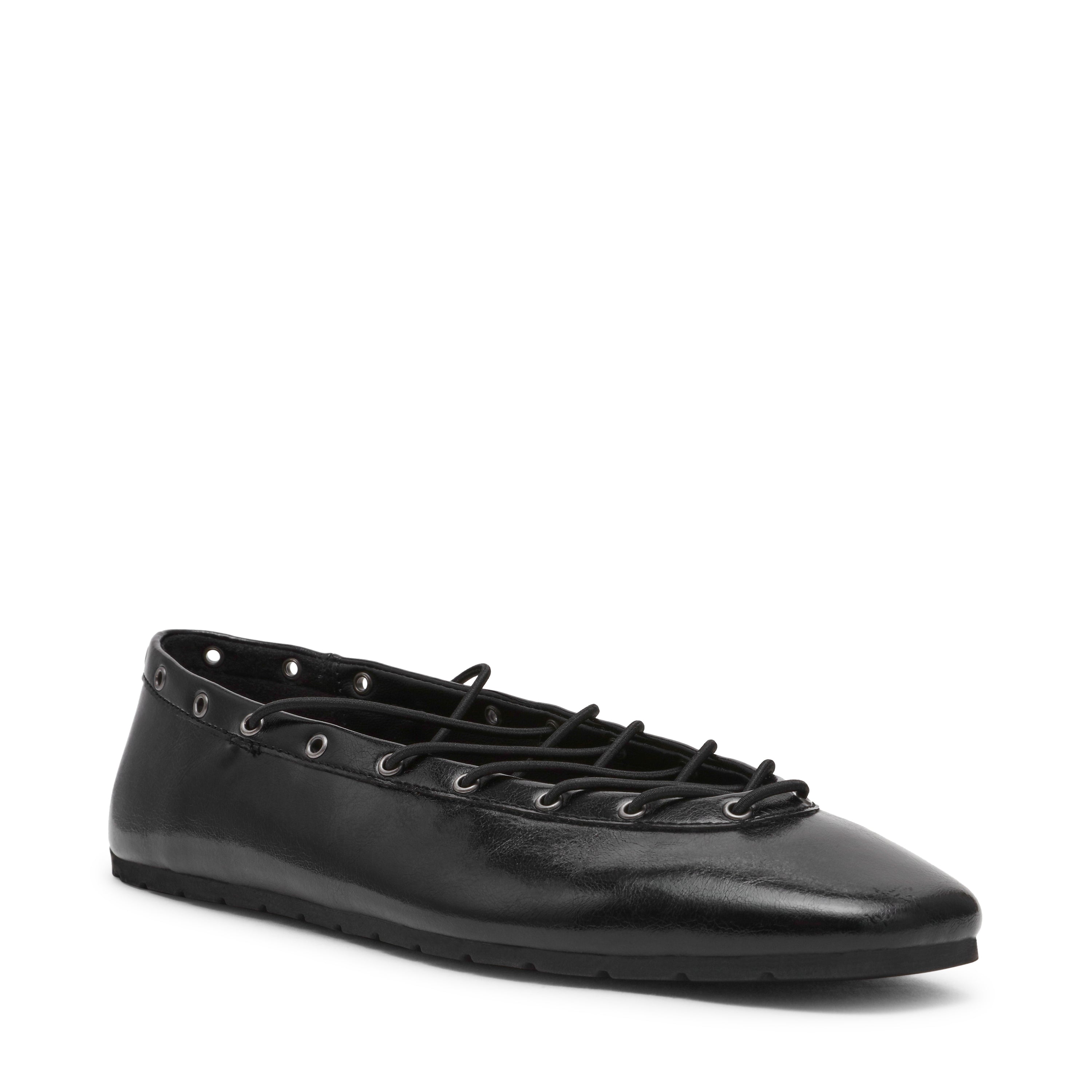 Pointe Black - view 2