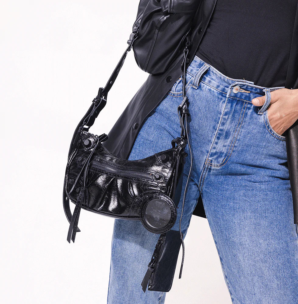 Bglowing Black