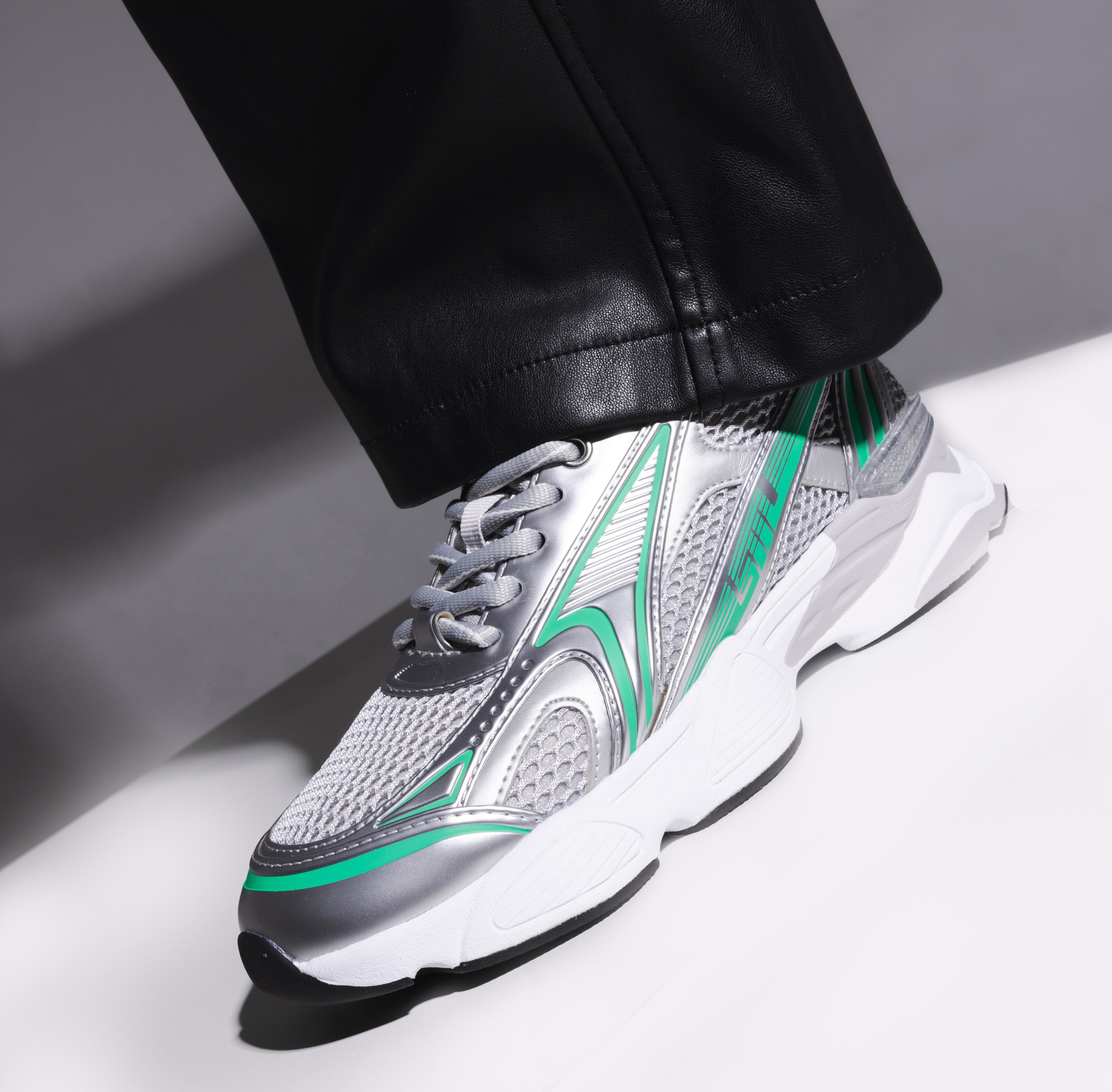 Speedster-E Sneaker Green Multi- Hover Image