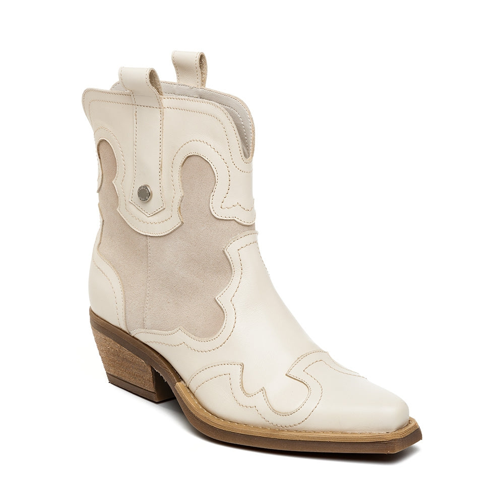 Waynoa Boot Beige Leather- Hover Image